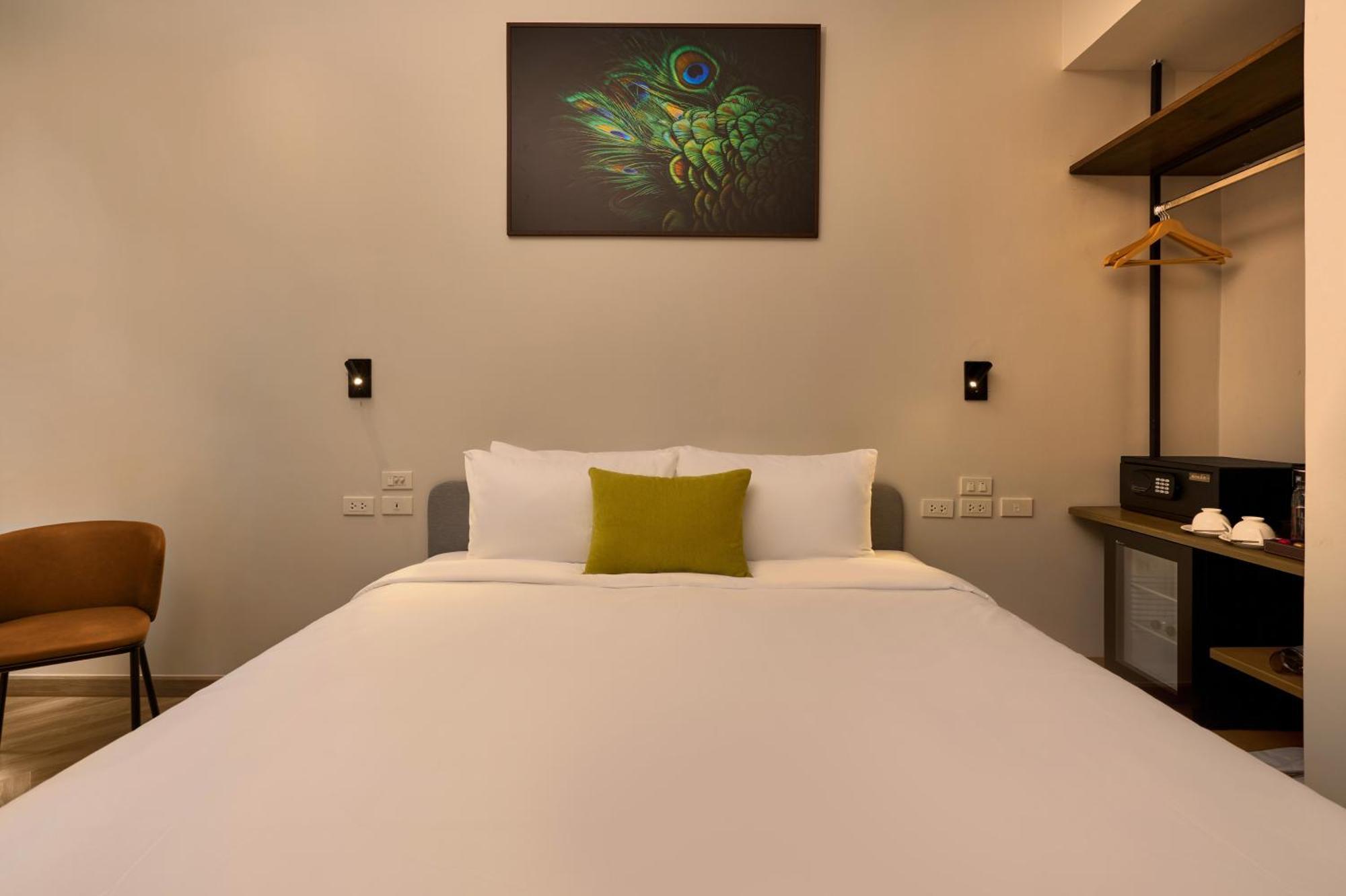 Red Door Samsen Hotel, Бангкок Екстер'єр фото
